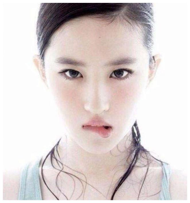 女明星咬嘴唇太美丽:刘亦菲第一,赵丽颖第二,而她最性感!