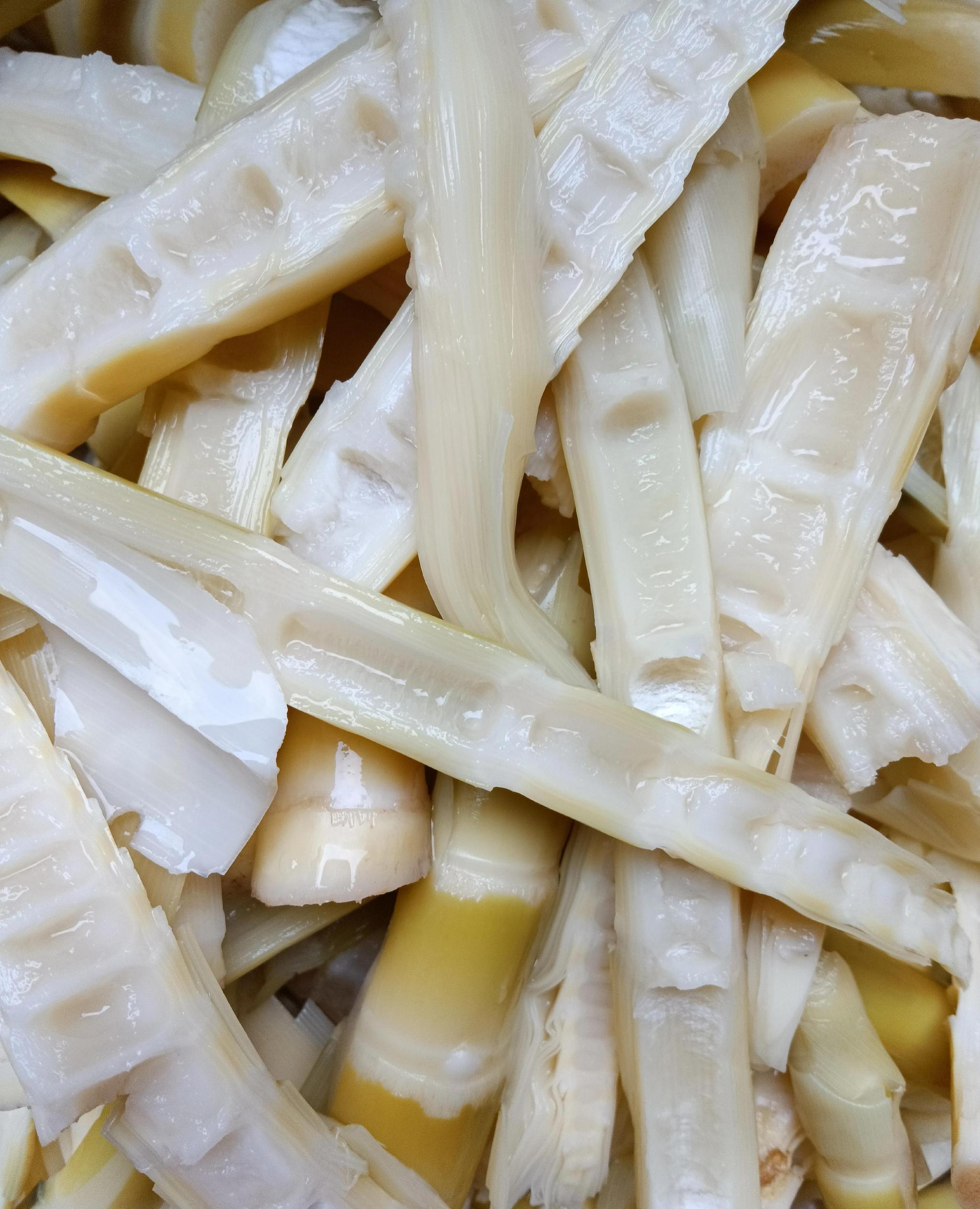 广西特色菜“泡酸笋”，腌制过程很简单，泡水不生花，酸爽开胃！__财经头条