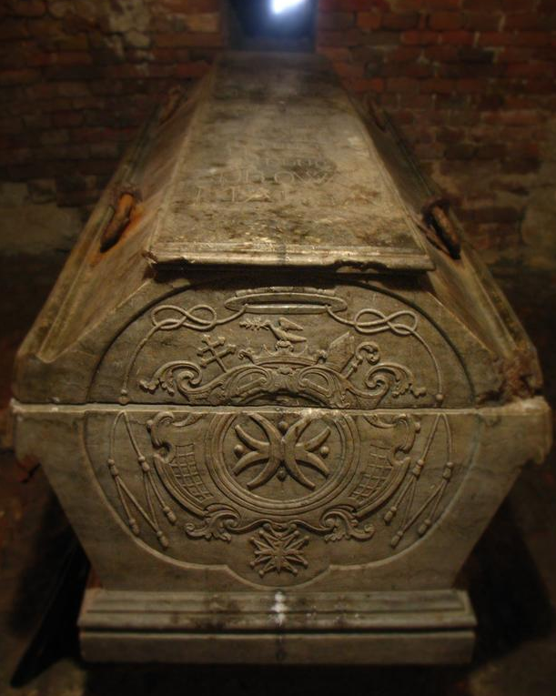 全球最逆天的2具棺材一具由700斤黄金打造一具重达9吨