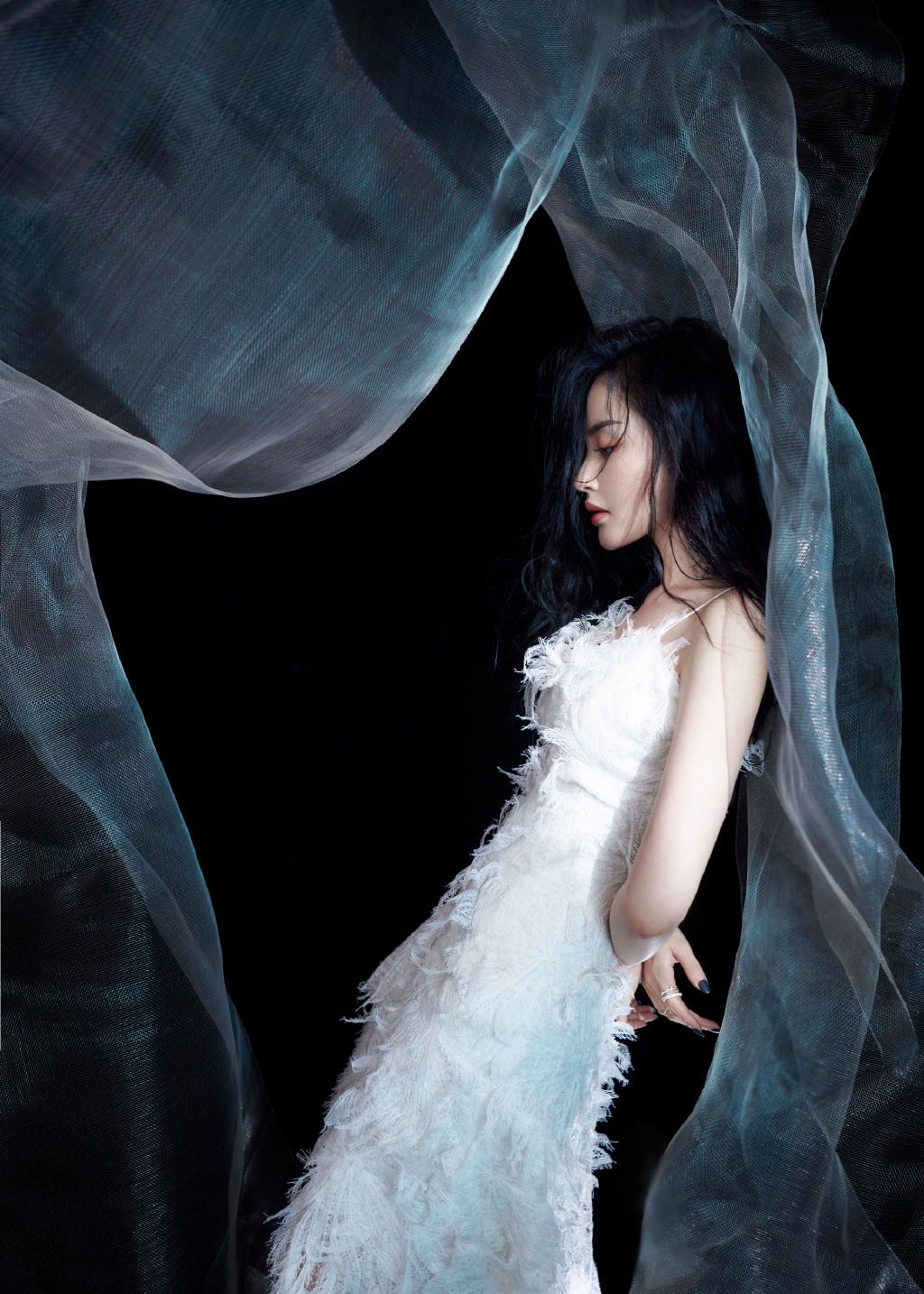 张天爱写真:如诗似画,如梦如烟,似从云中而来的美丽仙子