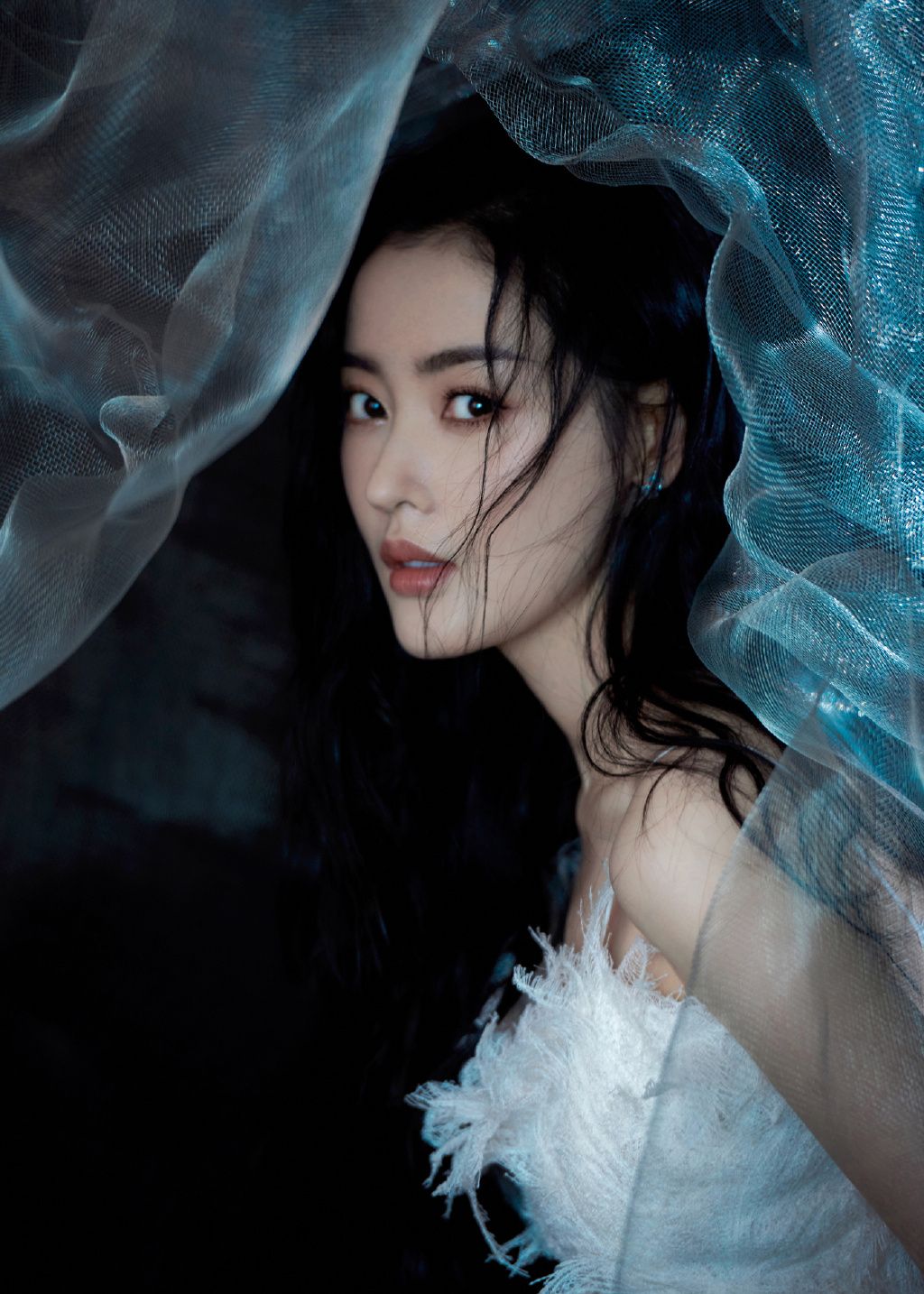 张天爱写真:如诗似画,如梦如烟,似从云中而来的美丽仙子