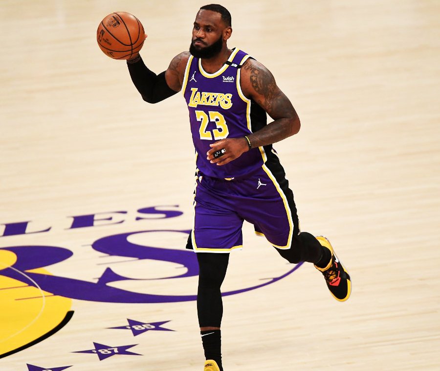 詹姆斯本有机会成为热火队史第一人,可惜只待了4年就离开了