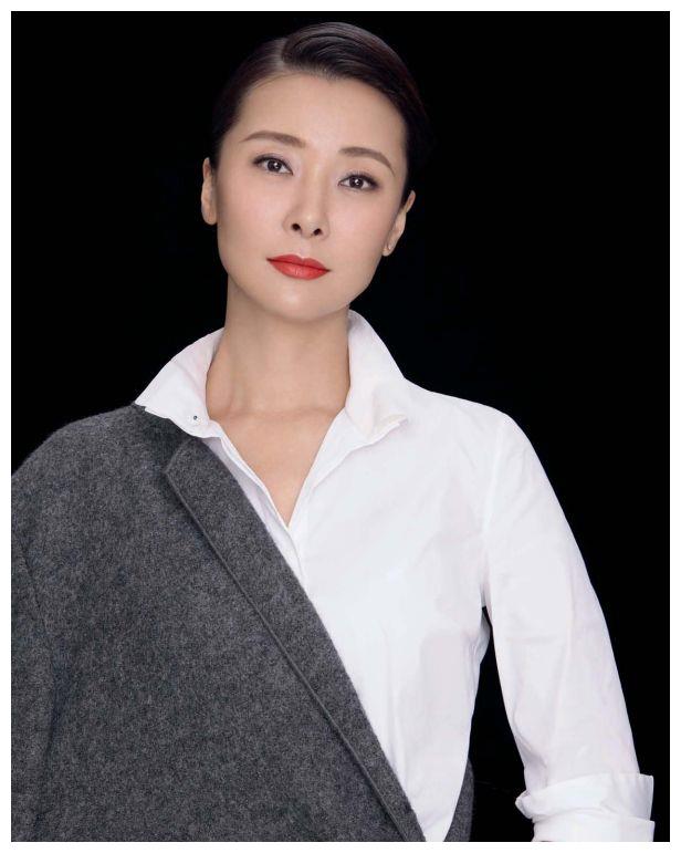 在演绎《我们与恶的距离》中饰演李妈妈,柯蓝的表演情绪处理得很高级