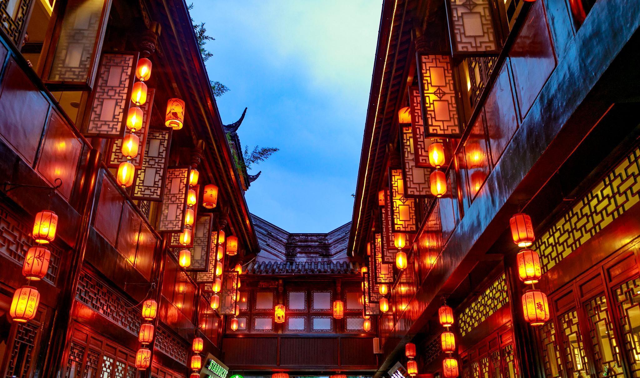 成都夜晚最漂亮的2个景区,免费游玩,本地人嫌弃,外地人追捧