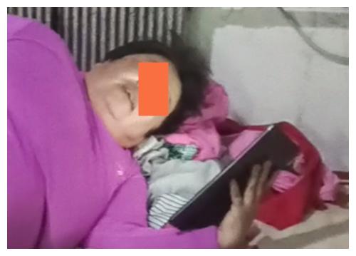 娶媳妇还是娶了个祖宗？女子玩手机几天不下床，丈夫心甘情愿伺候休闲区蓝鸢梦想 - Www.slyday.coM