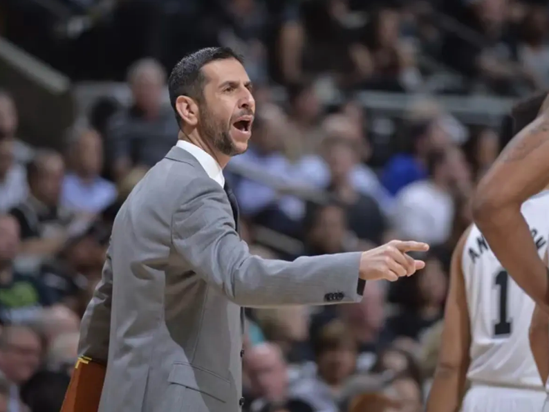 黄蜂队主教练下课新赛季主教练也是一个热门职业抢夺好手