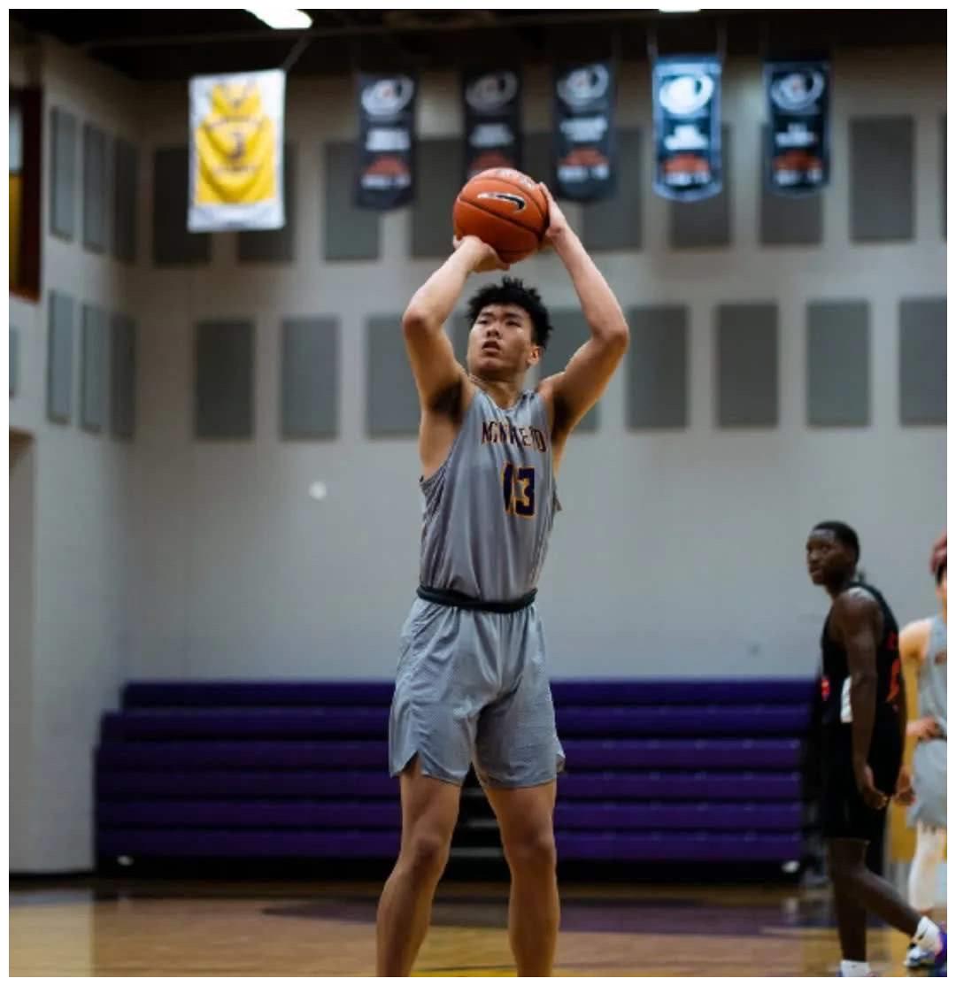 中国18岁天才将参加nba选秀,曾效力美国最强高中,天赋超强