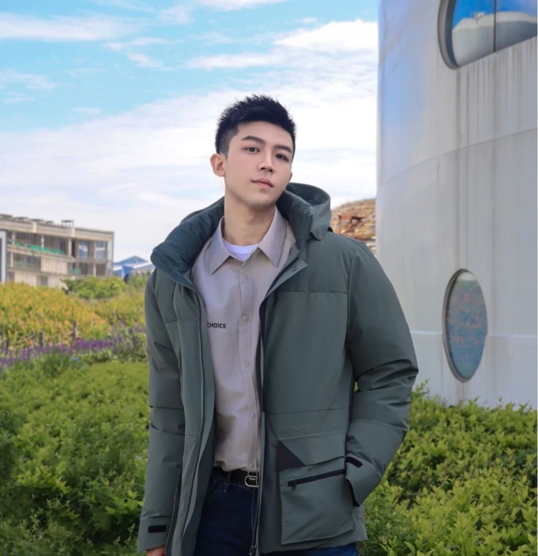 组图:年轻帅气的小哥哥,时尚穿搭,秋冬款最好看的男装太有型!