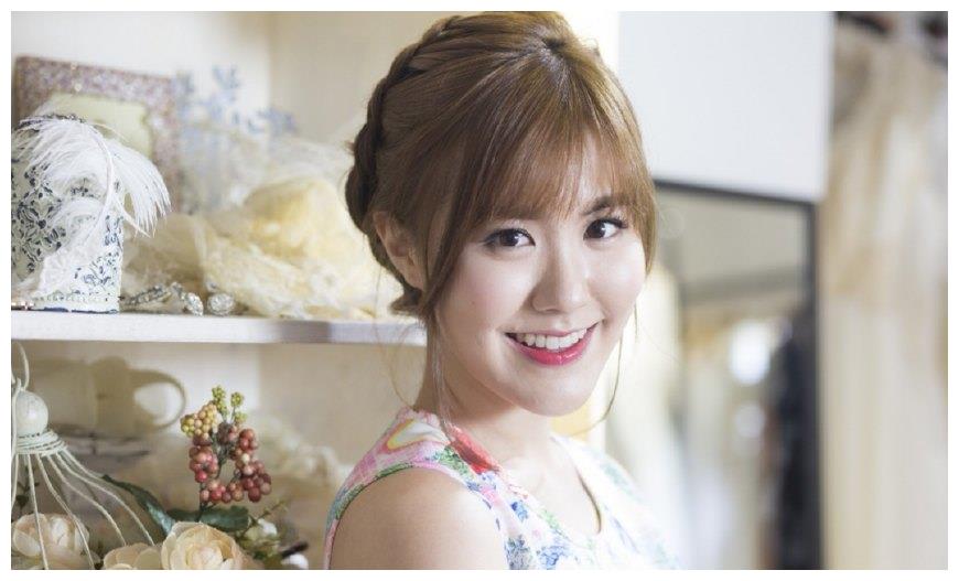 惊险!tvb小花刘佩玥郊外倒车险坠河,幸得拍档喝停避免意外