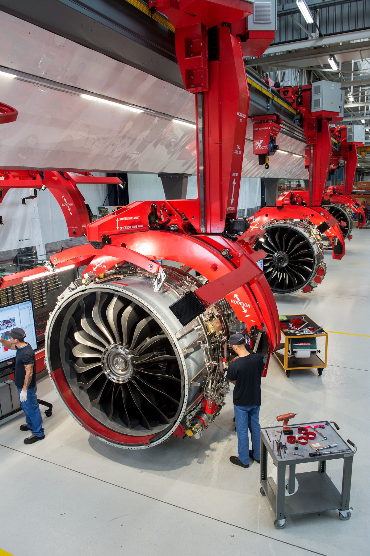 你见过航空发动机的装配线吗?跟随镜头一起探寻吧