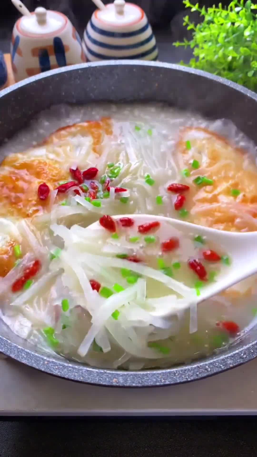 又到了吃萝卜的季节试试这个萝卜丝鸡蛋汤做法简单鲜美好喝