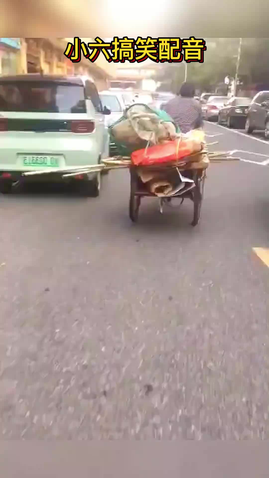 兰博基尼不过如此啊？这不也撞的稀碎吗，不咋扛造啊！