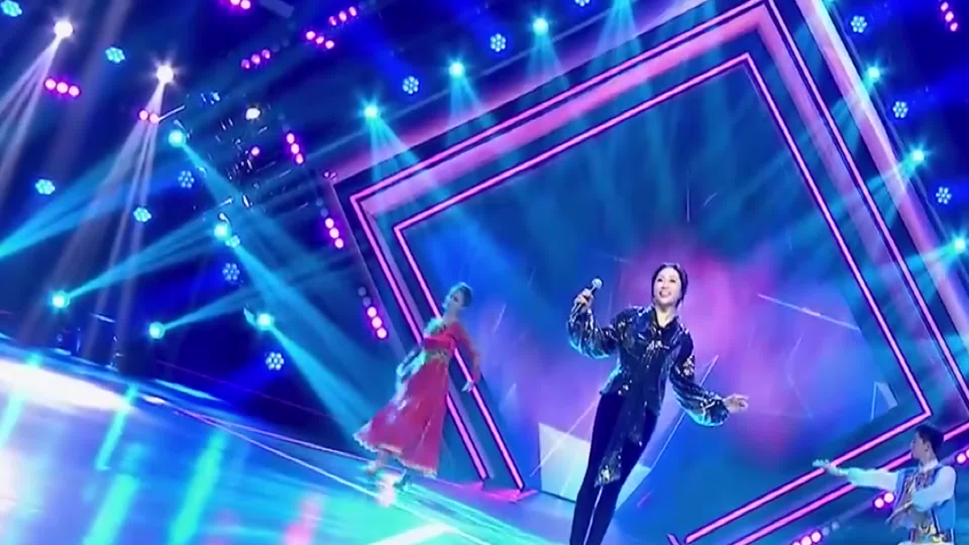 金婷婷深情传唱《阿瓦尔古丽》,嗓音甘甜优雅,十分好听!
