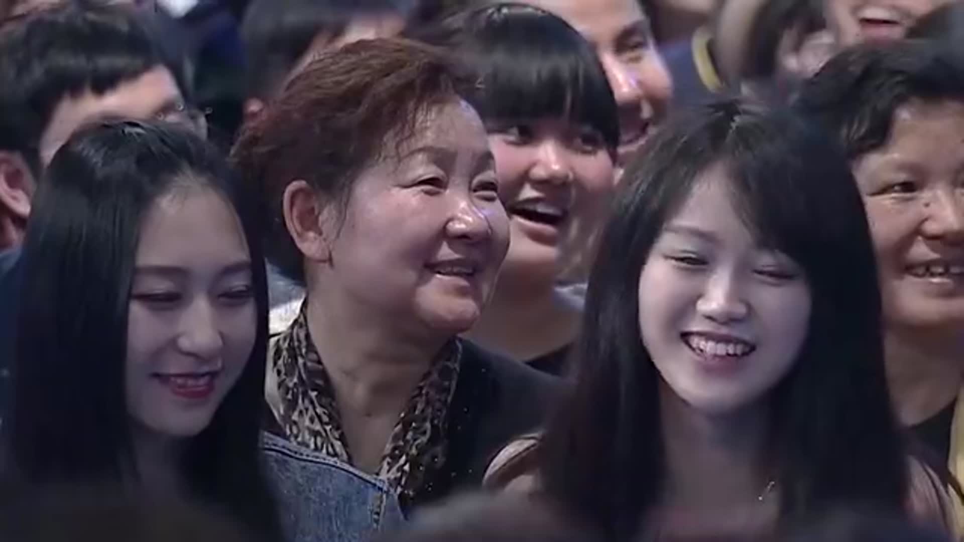 富豪女装穷回老家_有钱人装穷人被看不起