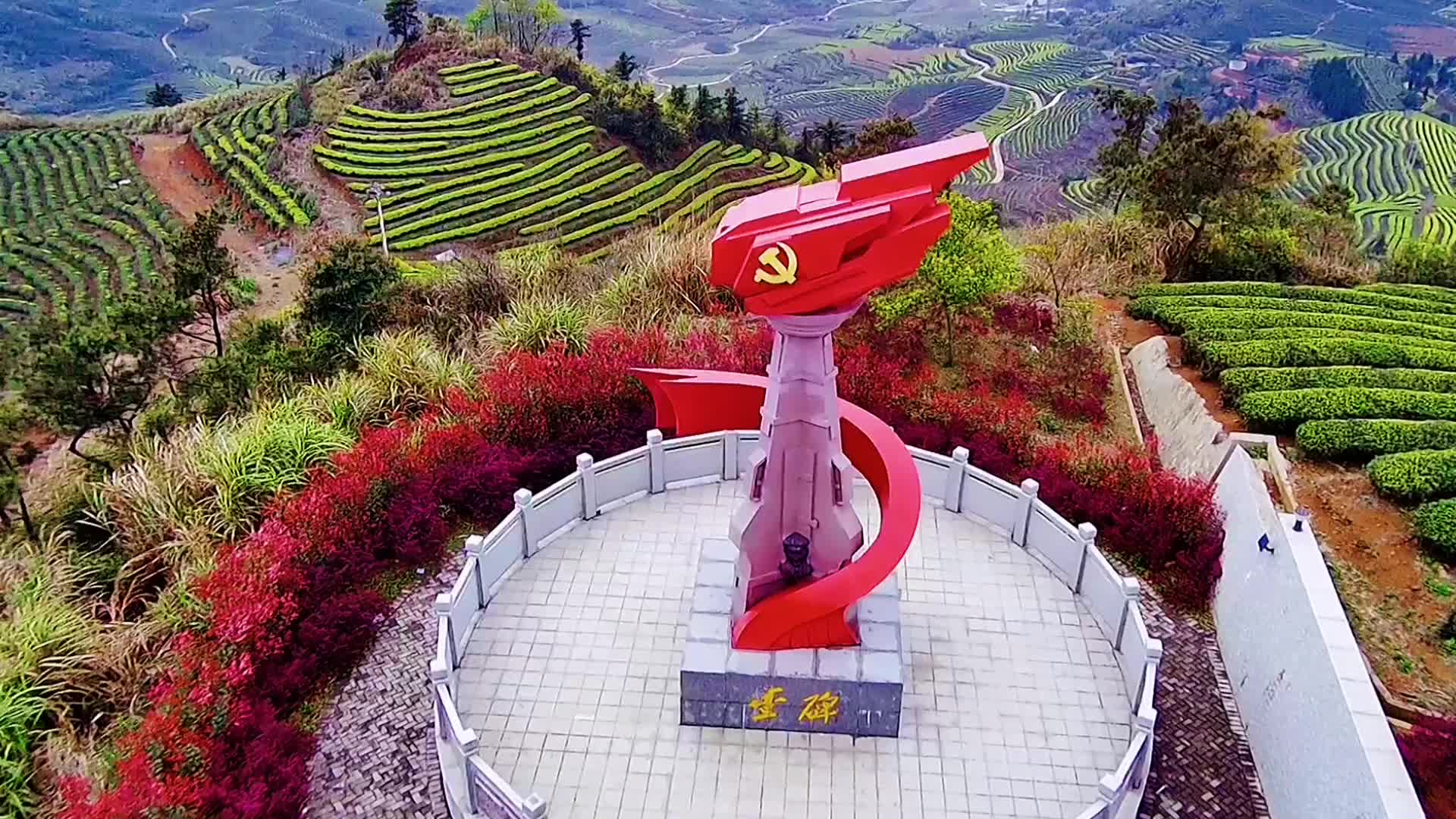 航拍福州连江长龙镇茶园山茶场,一曲天歌落长龙衬托茶山的美景!