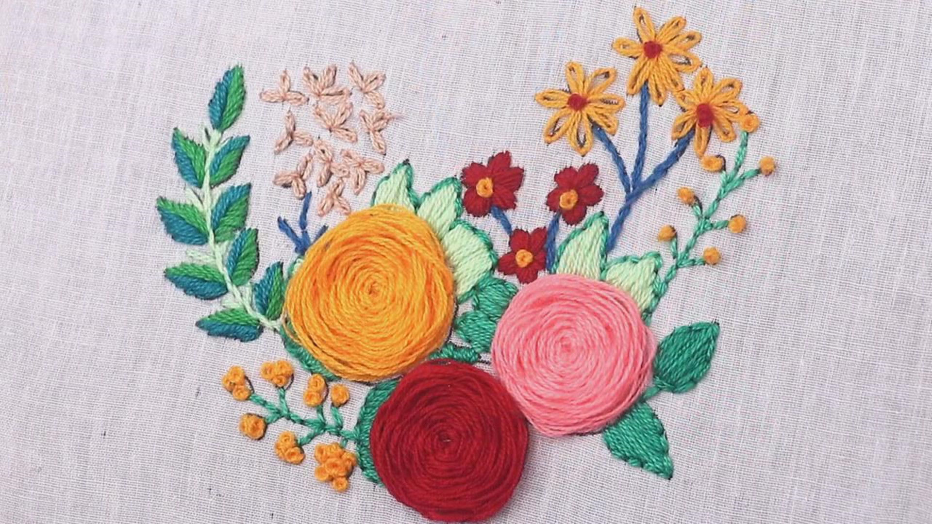 手工刺绣作品漂亮的春意盎然花朵图案