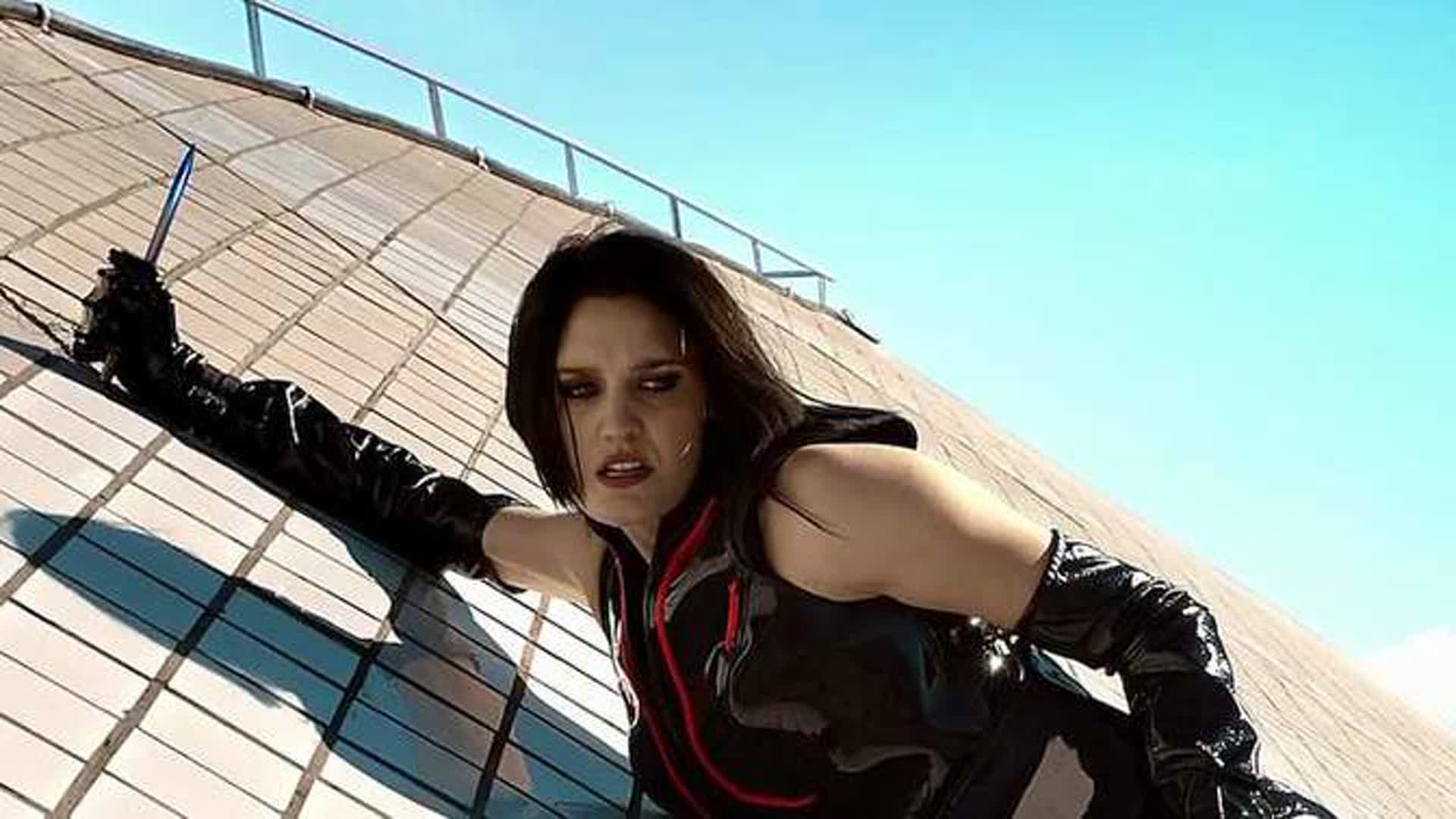 《机器之血》拍这部电影的时候，成龙已经62岁了，够拼