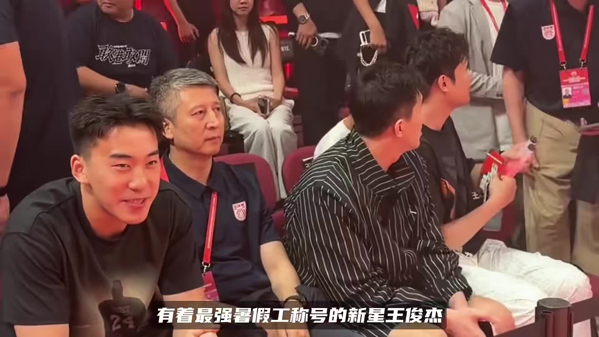 最强暑假工回归！王俊杰同框郭艾伦丁彦雨航，下一站加入男篮集训