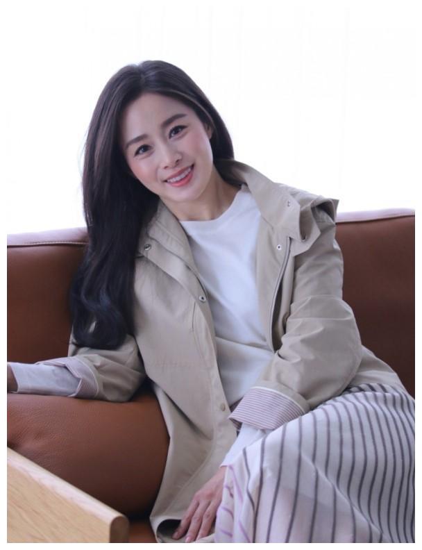 韩国国民女神金泰熙的最新生图