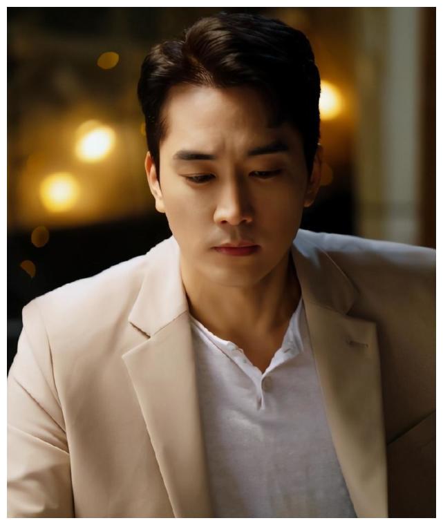 宋承宪依旧帅气他的理想型从刘亦菲变53岁大妈令网友哭笑不得