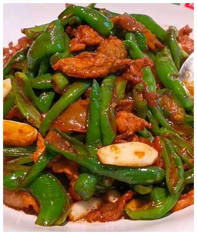 湖南经典菜辣椒炒肉到底先炒肉还是先炒辣椒大厨教你正确做法
