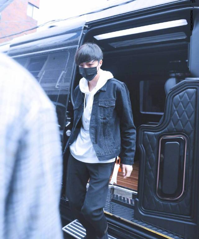 穿西装耍帅的季节，千万不要因为搭错而拉低颜值，立农教你正确搭休闲区蓝鸢梦想 - Www.slyday.coM