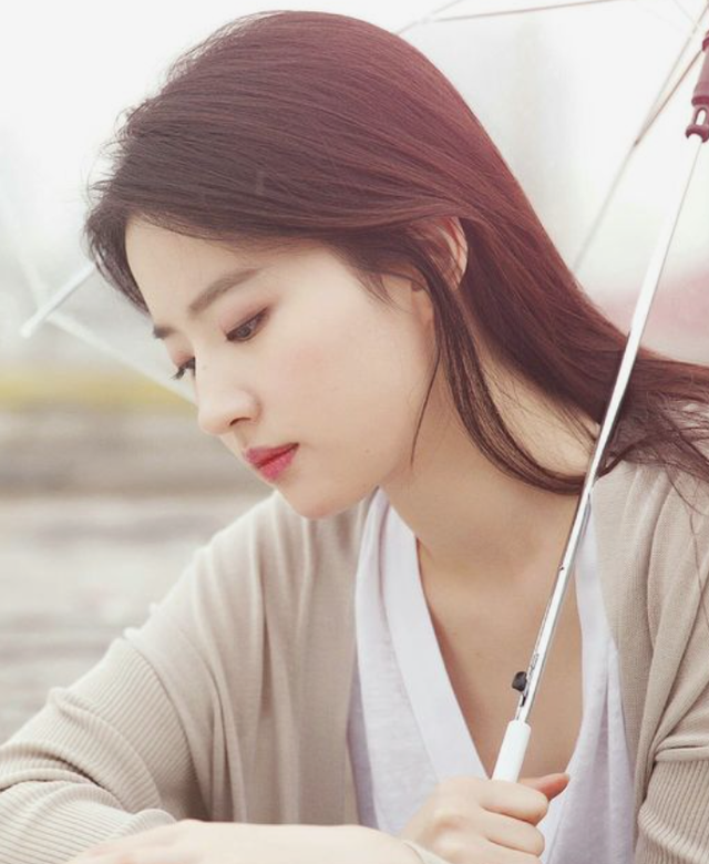 刘亦菲清纯的颜值小姐姐优雅迷人