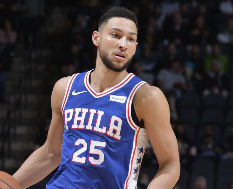 篮球天赋与投篮困境的悖论：本·西蒙斯八年未解的谜题背后，揭示了职业体育培养体系的何种隐忧？