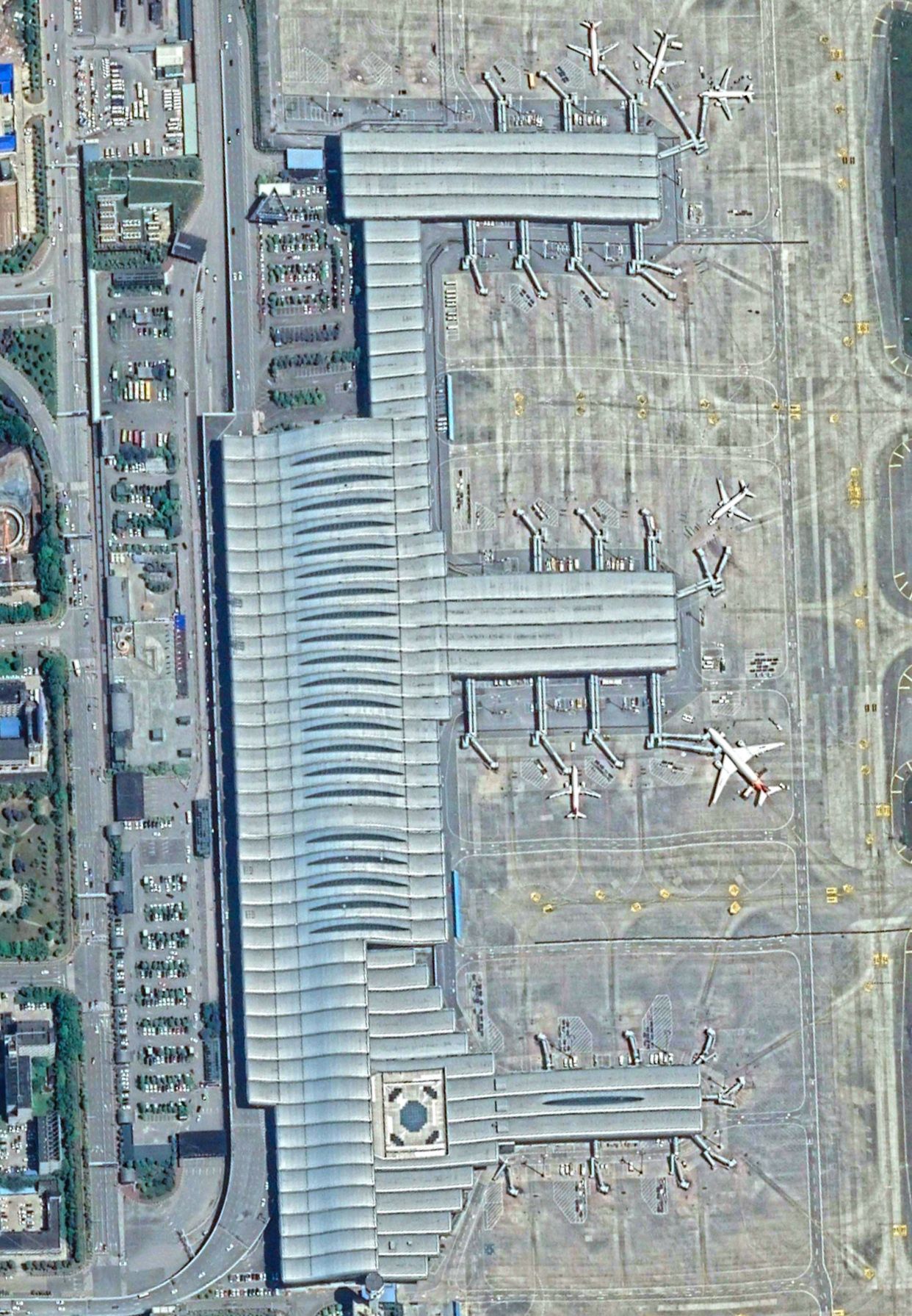 航拍贵阳龙洞堡国际机场,将跻身4f级机场行列_高清图集_新浪网