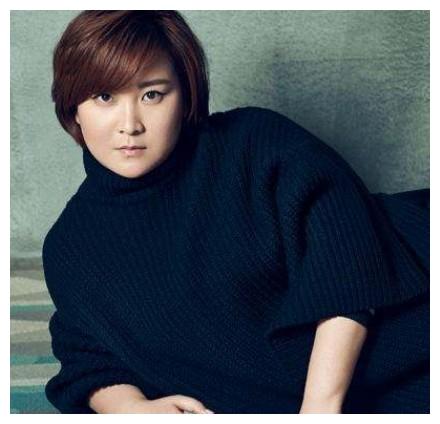 贾玲说自己姐姐比明星还美正脸照曝光网友还缺姐夫吗