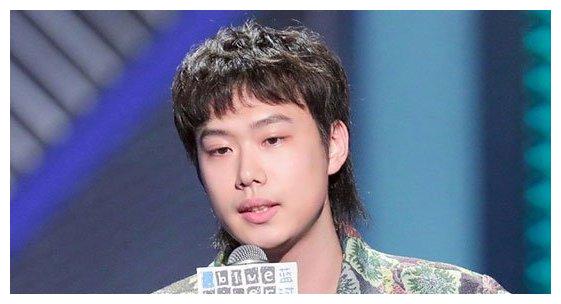 因为是首次参加《脱口秀大会》大会,所以,网上关于小北的资料其实没有