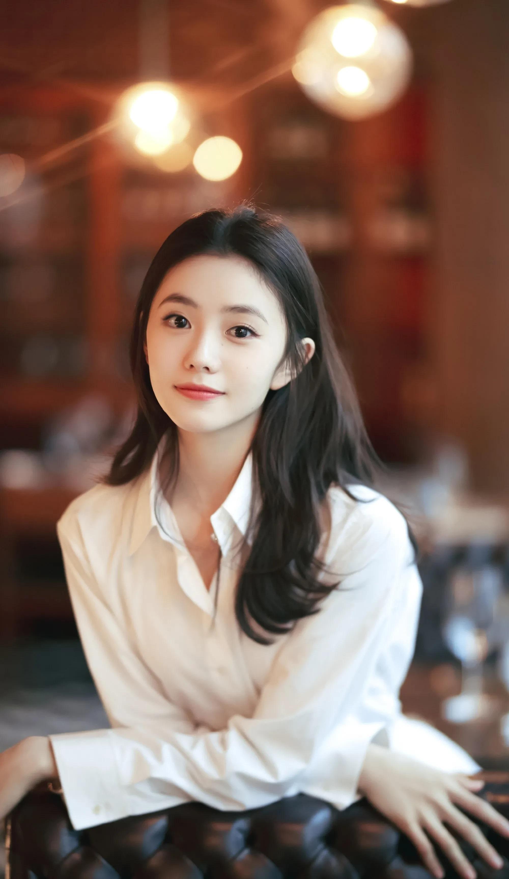 影视演员刘浩存清纯可人