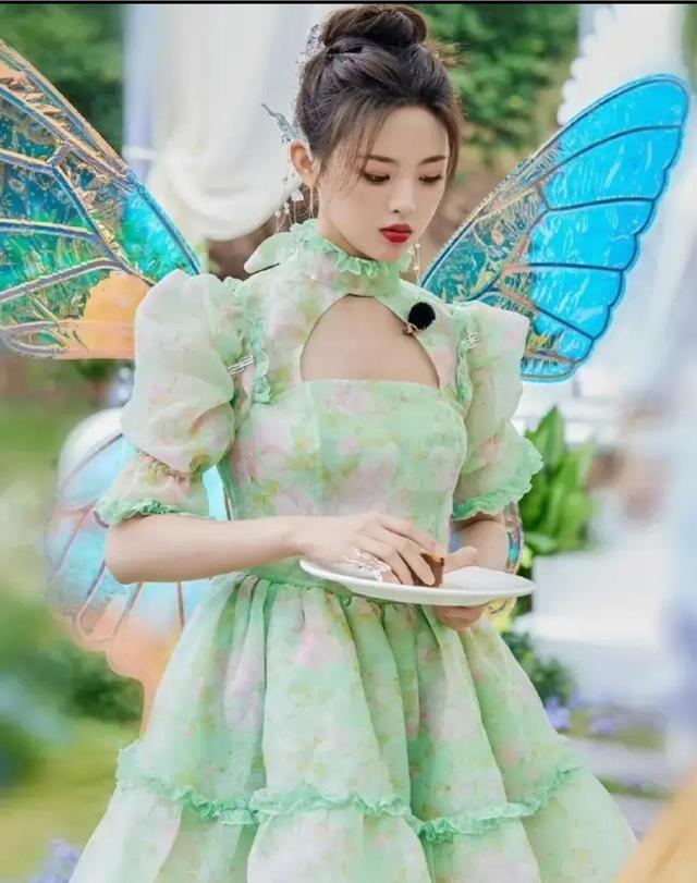 杨超越蝴蝶精灵造型,美丽可爱!