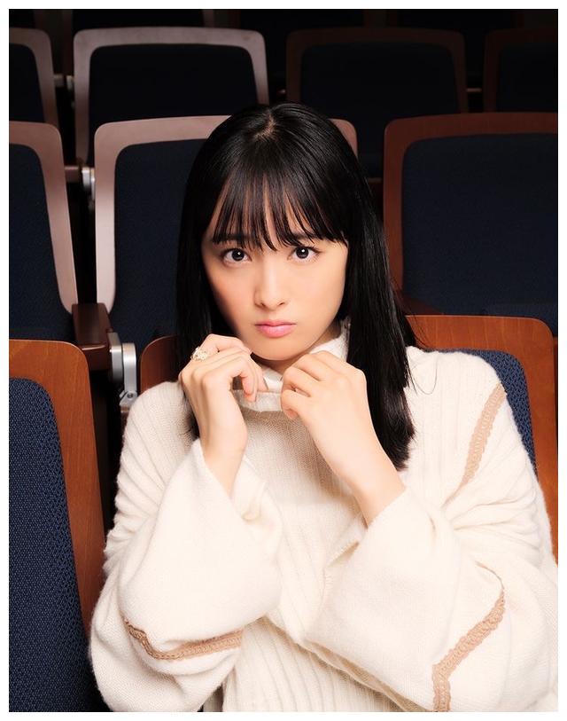 与时尚杂志seventeen合作八年的专属模特大友花恋宣布解约