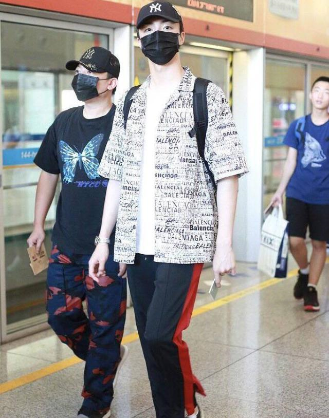 穿西装耍帅的季节，千万不要因为搭错而拉低颜值，立农教你正确搭休闲区蓝鸢梦想 - Www.slyday.coM