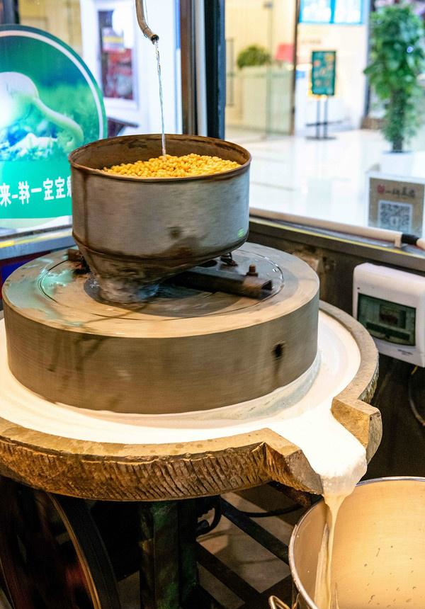 三亚最奇怪的餐厅之一,靠卖“豆腐”出名,游客不远万里都要来吃休闲区蓝鸢梦想 - Www.slyday.coM 三亚最奇怪的餐厅之一,靠卖“豆腐”出名,游客不远万里都要来吃休闲区蓝鸢梦想 - Www.slyday.coM