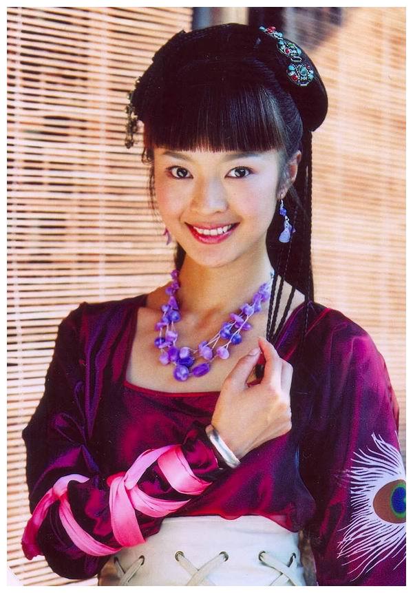 花名:水仙角色:霍水仙演员:曹颖 出自:乌龙闯情关水仙花的感觉是柔嫩