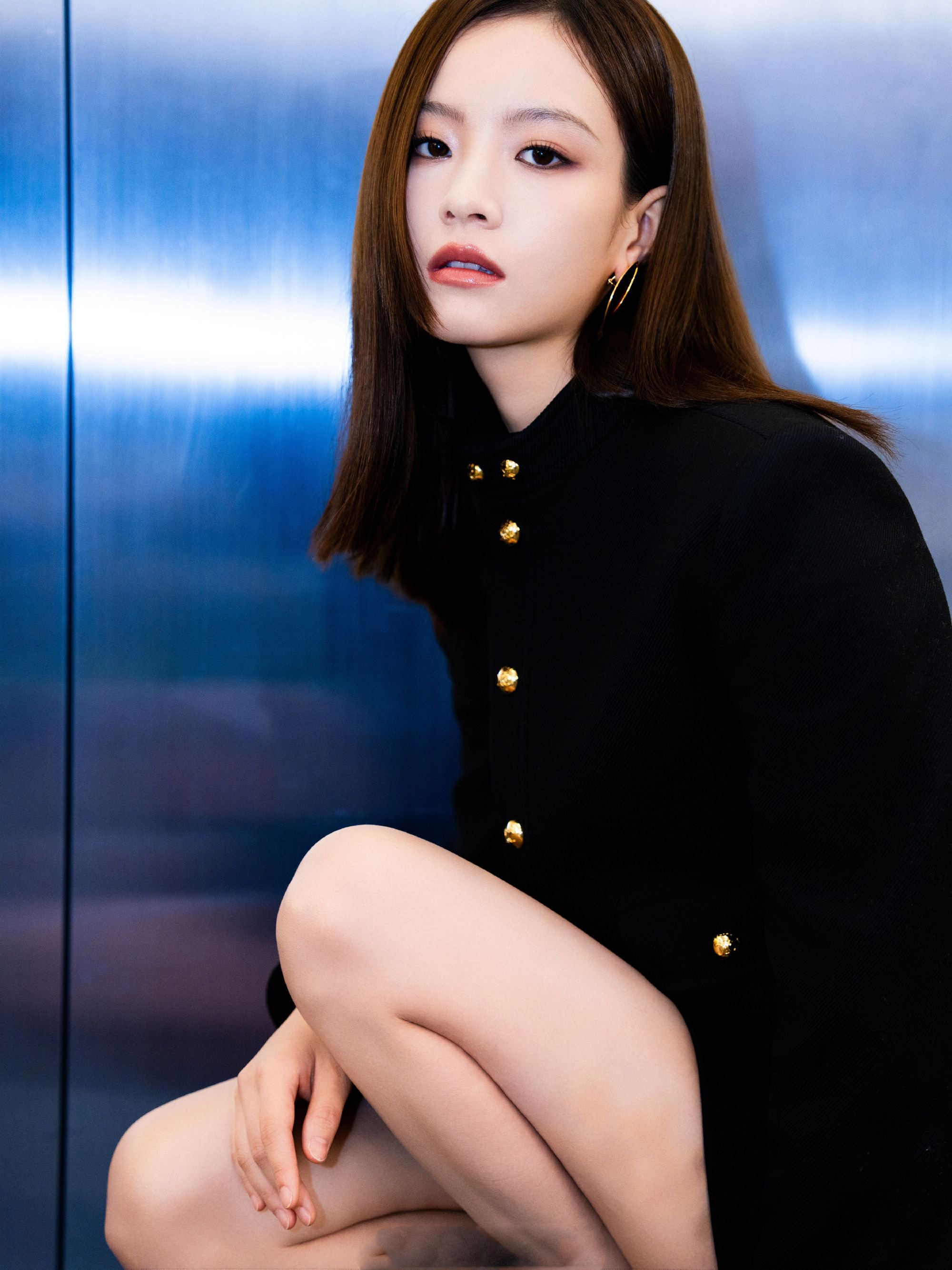 李庚希这套黑色小香风造型也太绝了吧