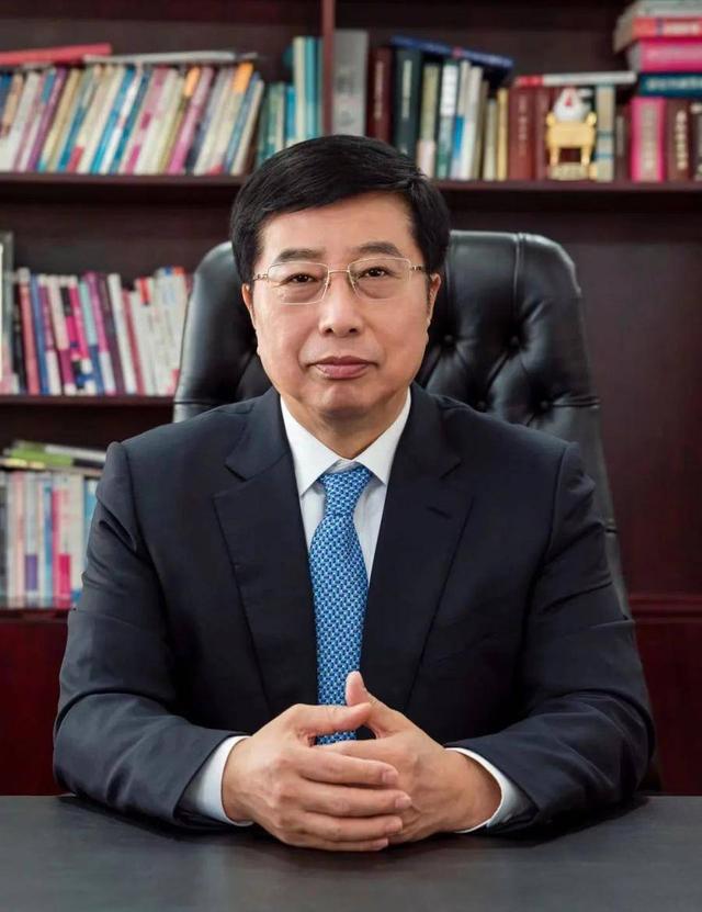 海信集团董事长周厚健退休接任者林澜只比他小1岁