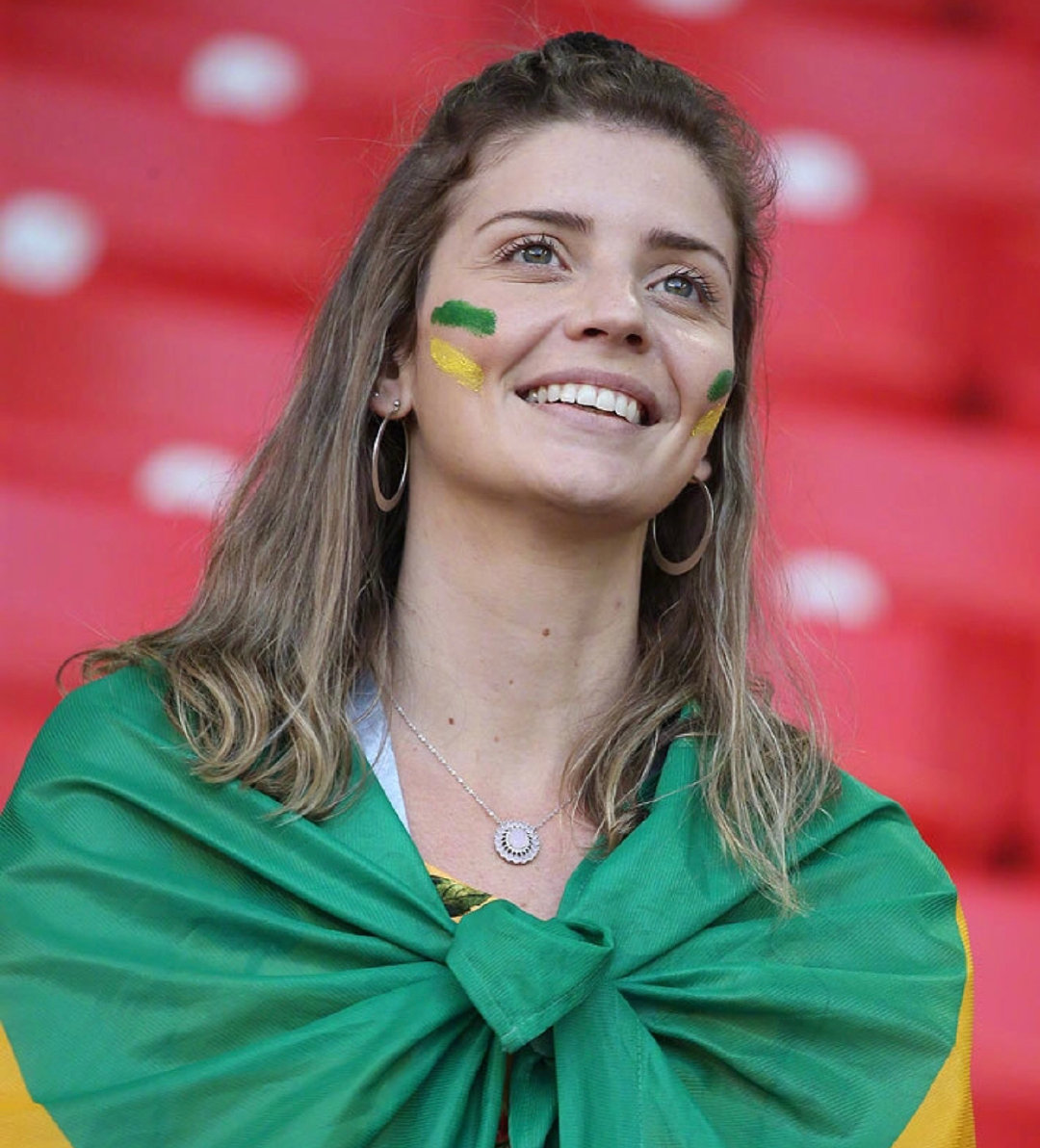 来巴西旅游,这些混血姑娘们,真的是天生丽质,高挑匀称的身段,一头和婉