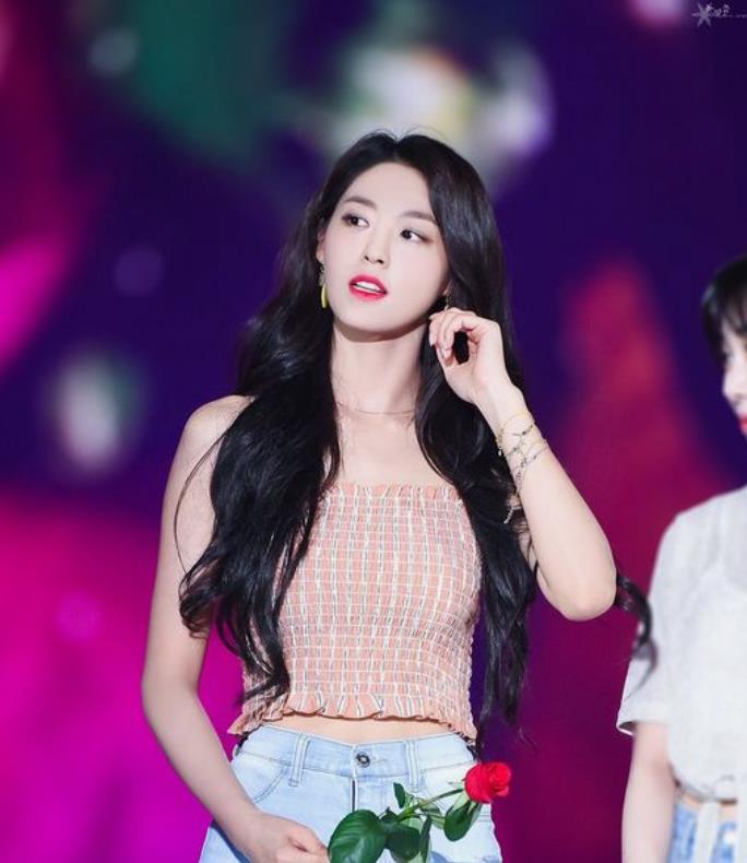 雪炫aoa女子天团的门面担当, 你们觉得她漂亮吗_高清图集_新浪网