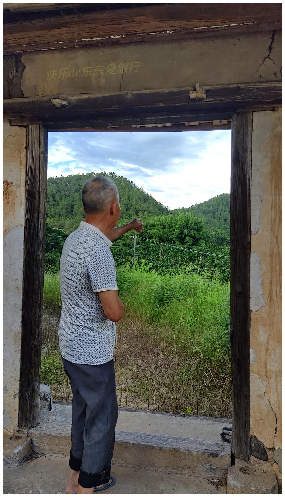 去显龙村寻古茶亭,80多岁廖伯带我看老祠堂,给我讲王志安的故事休闲区蓝鸢梦想 - Www.slyday.coM 去显龙村寻古茶亭,80多岁廖伯带我看老祠堂,给我讲王志安的故事休闲区蓝鸢梦想 - Www.slyday.coM