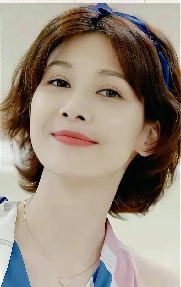 童蕾:温婉大方的高清写真图片!__财经头条