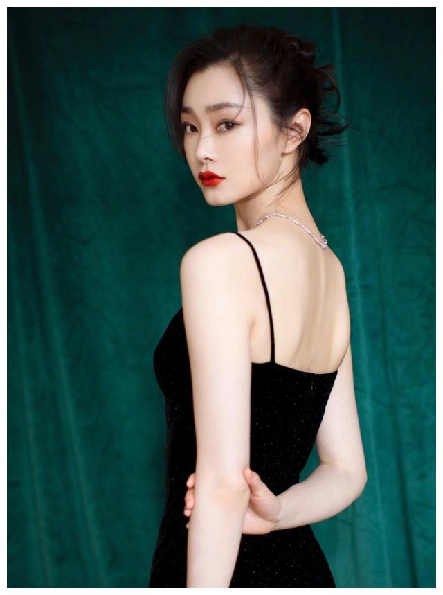 回眸一笑百媚生哪位女明星的回头杀最让你心潮澎湃