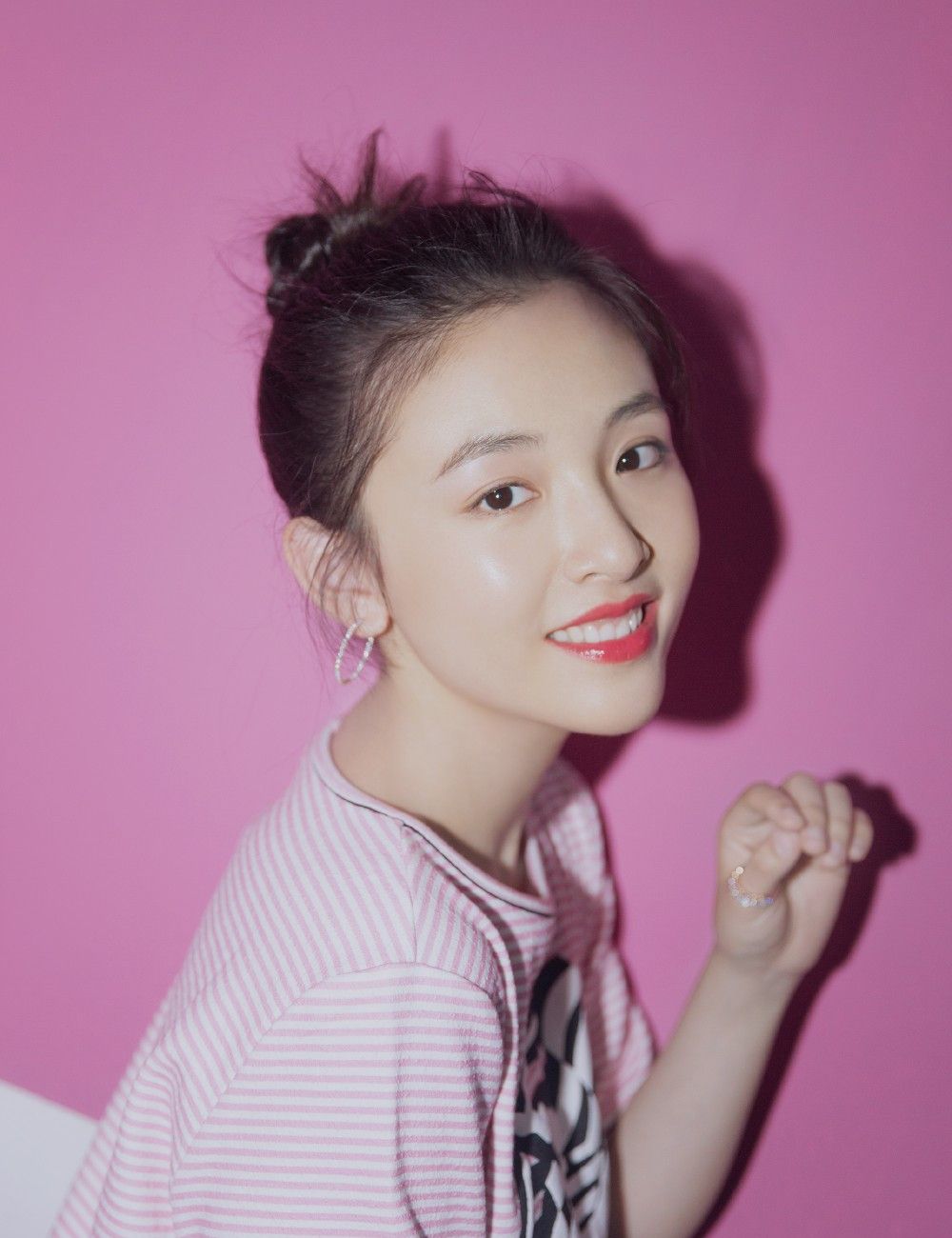 吴倩,笑容甜美,清新脱俗_高清图集_新浪网