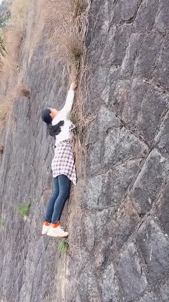 还好抓住了一根救命稻草