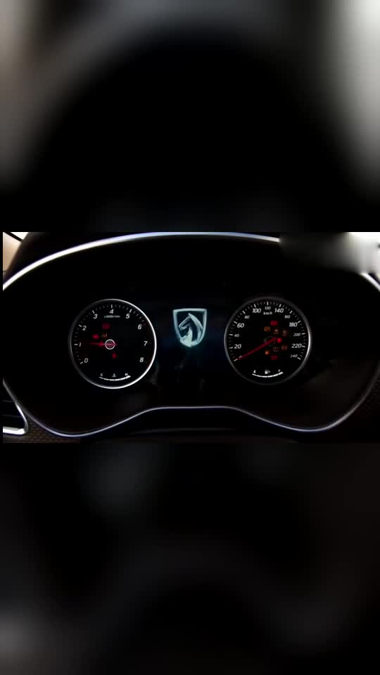视频：宝骏7302017款汽车功能演示，内饰挺完美的，摸起来还是很不错的