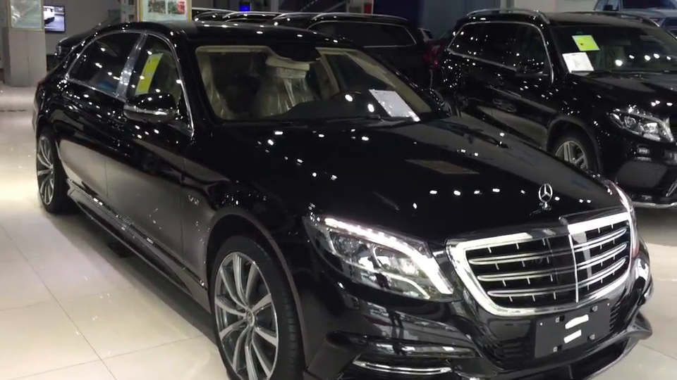 500万以内该选什么车子,奔驰迈巴赫s600,奔驰顶级轿车代表作