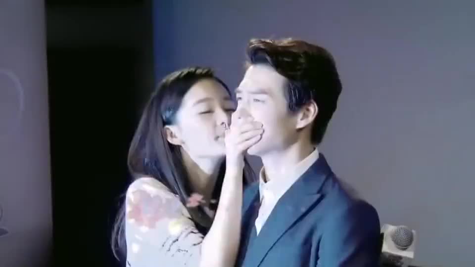 魏大勋被李沁亲吻,幸福来得太突然了,害羞却还想要超级开心!