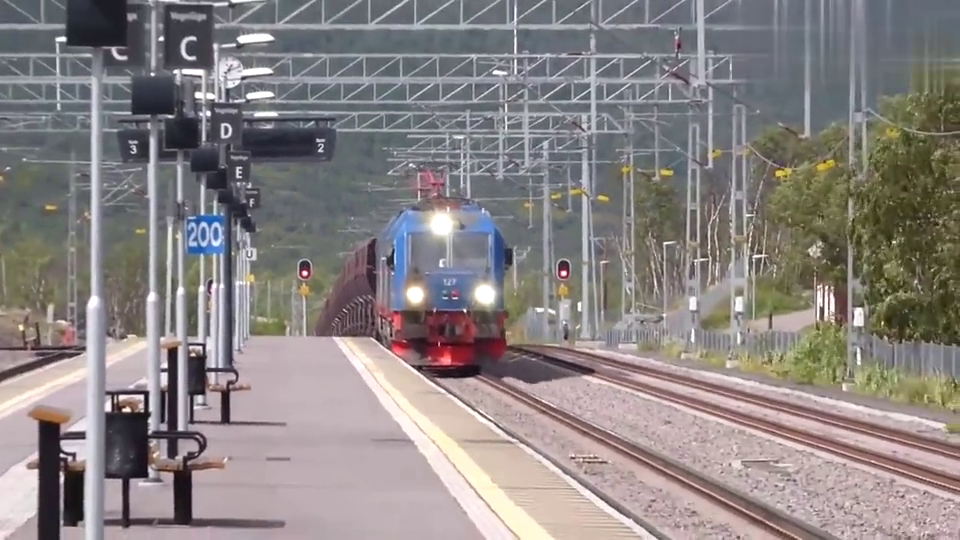 世界铁路:和谐3b型电力机车的原型—iore型电力机车!